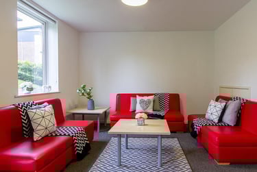 1 bed house, De Walden Way, City Centre, Bradford, BD71BD - Image 2